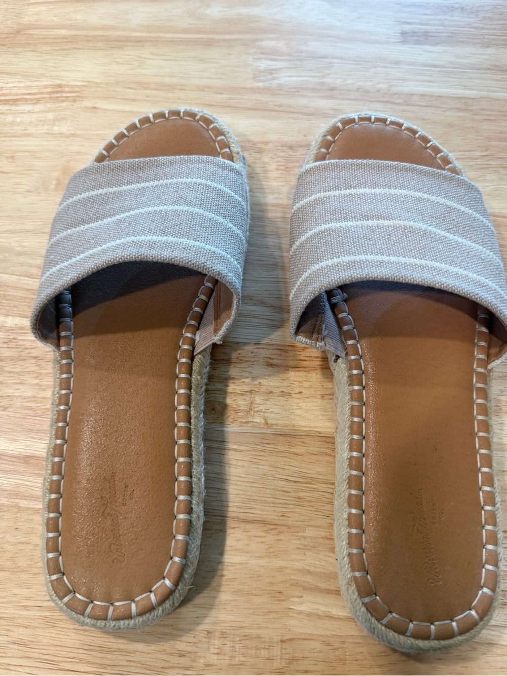 Universal Thread Beige Canvas Slide Sandals